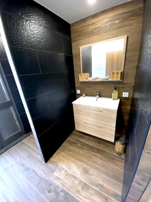 Appartement Cocooning Entierement Renove 莱桑格勒 外观 照片